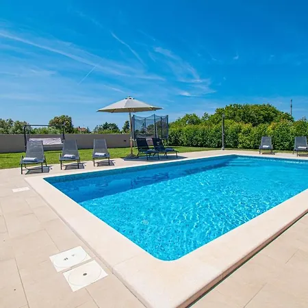 The Beautiful With A Private Pool 公寓 梅杜林