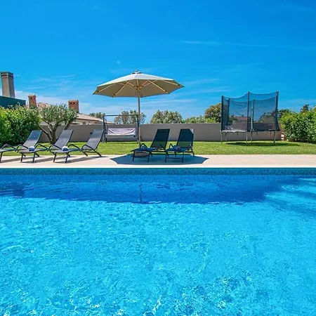 公寓 The Beautiful With A Private Pool *