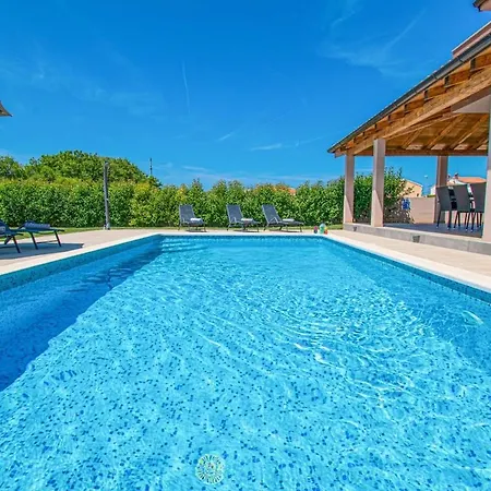 The Beautiful With A Private Pool Apartamento *